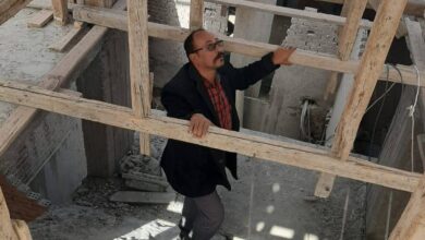 رئاسة حي جنوب الغردقة : إزالة شدة خشبية في المهد بمنطقة " المدارس " 