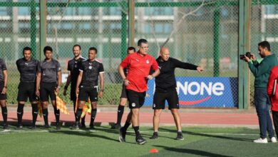 أوسكار رويز يقود تدريبًا عمليا لـ20 حكما بمركز المنتخبات الوطنية