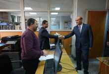 محافظ أسيوط يتفقد مركز خدمات المستثمرين 