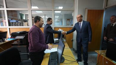 محافظ أسيوط يتفقد مركز خدمات المستثمرين 