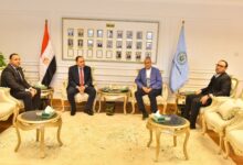 محافظ أسيوط يتلقى التهاني من رئيسي محكمتي شمال وجنوب المحافظة بمناسبة توليه منصبه