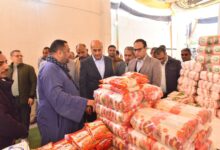 محافظ أسيوط يتفقد معرض "أهلاً رمضان" بأبوتيج