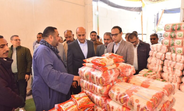 محافظ أسيوط يتفقد معرض "أهلاً رمضان" بأبوتيج