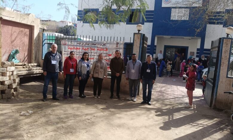 "حياة كريمة" تقدم 1662 خدمة طبية مجانية لسكان زاوية حاتم بالمنيا