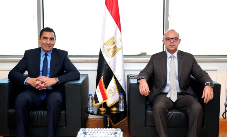 وزيرا الرياضة والاستثمار والتجارة الخارجية يبحثان آليات تأسيس صندوق استثمار