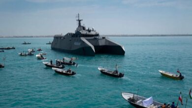 الحرس الثوري الإيراني يبدأ مناورات عسكرية في مضيق هرمز عشية محادثات جنيف