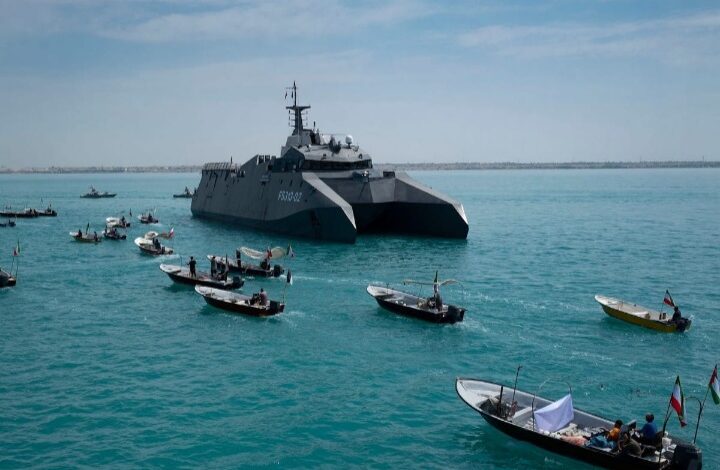 الحرس الثوري الإيراني يبدأ مناورات عسكرية في مضيق هرمز عشية محادثات جنيف