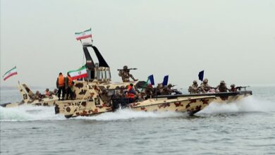 إيران تغلق مضيق هرمز جزئيًا أثناء مناورات الحرس الثوري