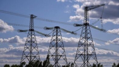 رئيس وزراء سلوفاكيا يطلب وقف إمدادات الكهرباء الطارئة إلى أوكرانيا