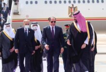السيسي يصل السعودية.. وولي العهد في مقدمة مستقبليه