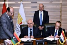 مصر وليبيا توقعان مذكرة تفاهم لتعزيز التعاون في قطاع الطيران المدني