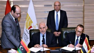 مصر وليبيا توقعان مذكرة تفاهم لتعزيز التعاون في قطاع الطيران المدني