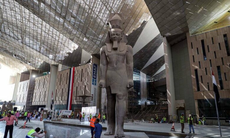 وزارة السياحة: تنظيم حركة الزيارة بالمواقع الأثرية والمتاحف وتعزيز الخدمات