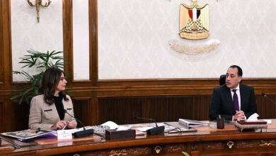 رئيس الوزراء يستعرض مع وزيرة الثقافة محاور العمل خلال المرحلة المقبلة