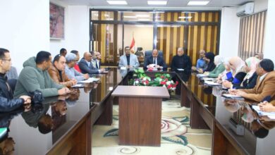 نائب محافظ الوادي الجديد يتابع أداء الوحدات المحلية بمركز الخارجة