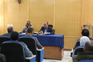 نائب محافظ الوادي الجديد يترأس اجتماعًا بمركز باريس