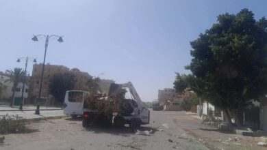 رئيس مدينة سفاجا يتابع أعمال النظافة ورفع المخلفات