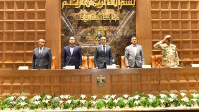 محافظ أسيوط يوجه برفع الاستعداد للعيد وضبط الأسواق في أول اجتماع تنفيذي