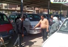محافظ المنيا يشدد على الالتزام بالأسعار وتعريفة الركوب خلال عيد الفطر المبارك