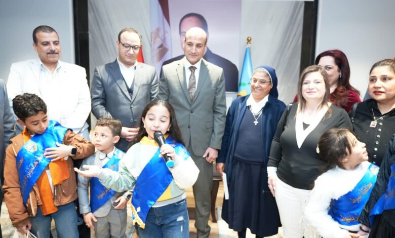 محافظ أسيوط يستقبل المهنئين بعيد الفطر