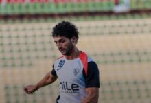 عمرو ناصر يشارك في تدريبات الزمالك