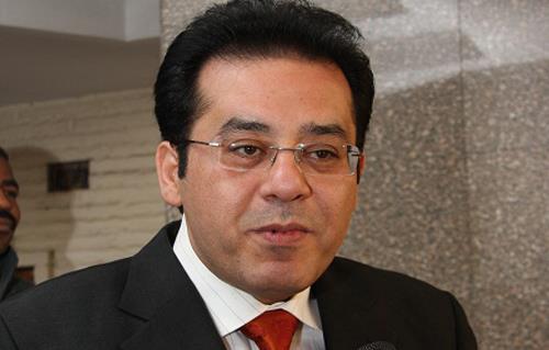 فضيحة سياسية مدوية.. الهارب أيمن نور في قلب عاصفة غضب بعد لقاءات مشبوهة بفرنسا ودعوات للتطبيع