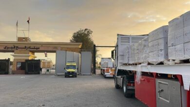 إسرائيل تواصل إغلاق معبر رفح أمام العالقين والجرحى ومساعدات محدودة تدخل غزة