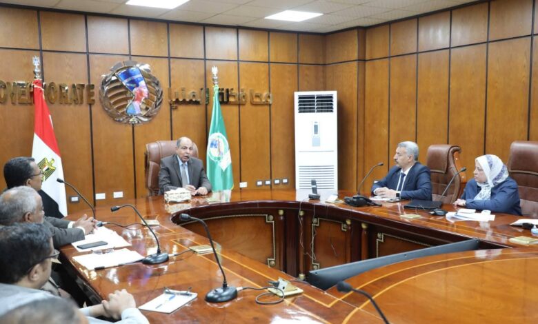 المنيا تبدأ موسم الذهب الأصفر بتوريد القمح.. واستعدادات مكثفة بـ42 موقعاً تخزينياً