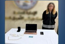 ضبط سيدة لاتهامها بالنصب على أصحاب شركات ومحال صاغة بالجيزة
