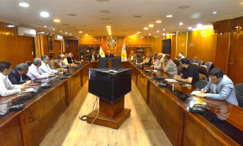 محافظ أسيوط يشدد على سرعة تقنين أراضي الدولة