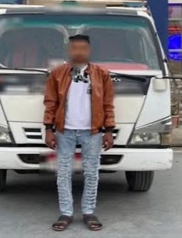 ضبط سائق ألقى مخلفات بطريق عام بالقاهرة والتحفظ على سيارته