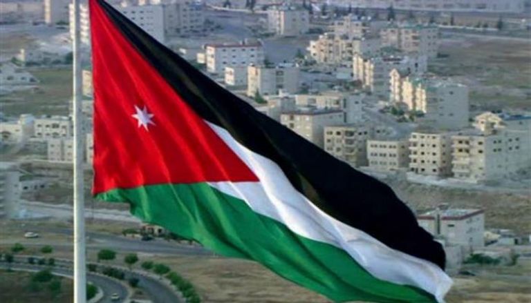 الأردن والبحرين تعلقان دخول القادمين من عدة دول إفريقية بسبب تفشي فيروس إيبولا