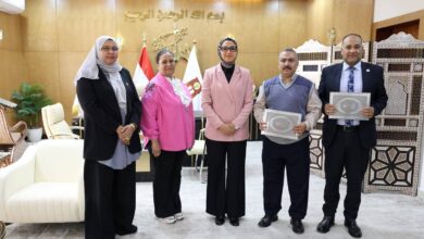 محافظ الوادي الجديد تكرم مدربي مركز سقارة في ختام برنامج تأهيل العاملين