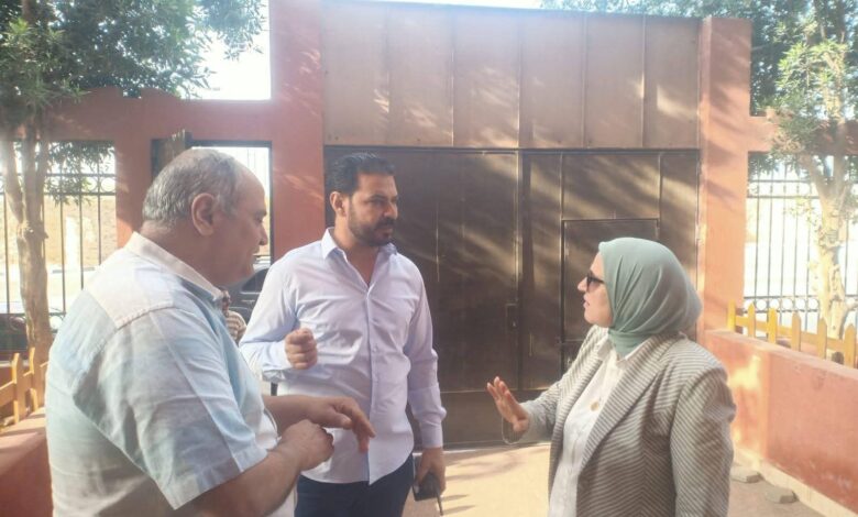 «مدير تعليم القاهرة» تتابع امتحانات المواد الأساسية ميدانيا