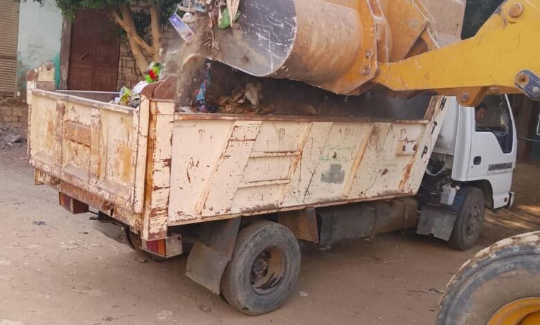 رفع أكثر من 550 طن مخلفات ضمن حملات مكثفة لتحسين مستوى النظافة بالمنيا