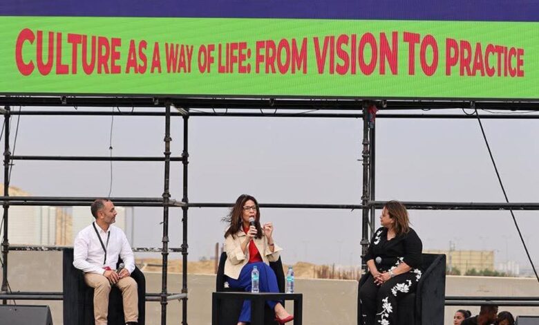 وزيرة الثقافة