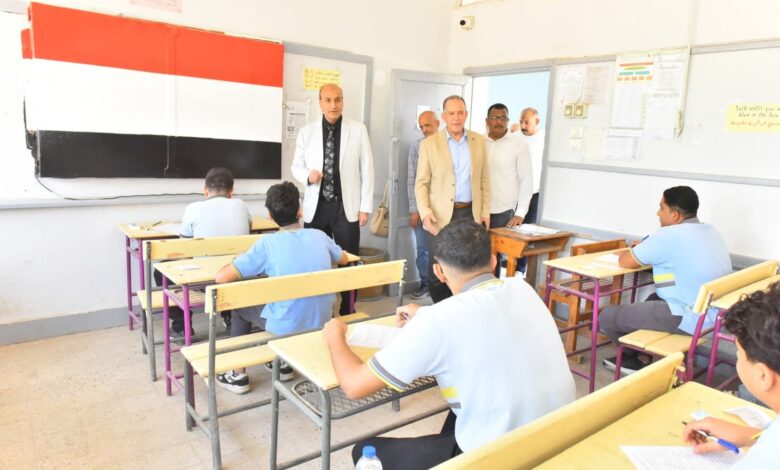 محافظ أسيوط يتفقد لجان الإعدادية ويؤكد انتظام الامتحانات