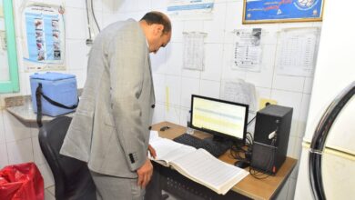 محافظ أسيوط يحيل مدير وحدة صحية وأطقم طبية للتحقيق خلال جولة مفاجئة