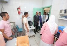 محافظ أسيوط يتفقد وحدة طب الأسرة بموشا ويحيل موظفا للتحقيق