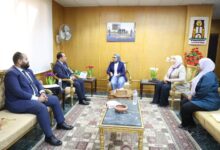 محافظ الوادي الجديد تبحث إنشاء أول مدرسة دولية بالمحافظة