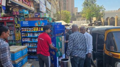 حملات مكثفة لإزالة الإشغالات بشوارع منفلوط في أسيوط
