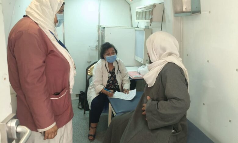 صحة المنيا تقدم 1525 خدمة طبية والكشف المجاني على 927 مواطناً بقافلة "الجرنوس" ببني مزار