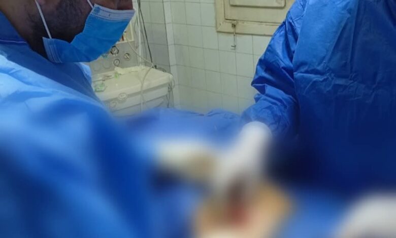 فريق طبي بمستشفى مطاي المركزي ينقذ مريضاً من تسمم دموي ويجري 11 جراحة متنوعة