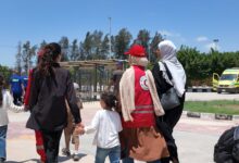 بالتزامن مع دخول قافلة «زاد العزة 234».. معبر رفح يستقبل الدفعة الـ62 من العائدين الفلسطينيين إلى غزة