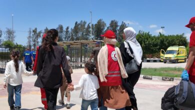 بالتزامن مع دخول قافلة «زاد العزة 234».. معبر رفح يستقبل الدفعة الـ62 من العائدين الفلسطينيين إلى غزة