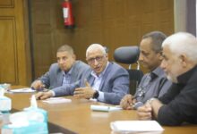 محافظ شمال سيناء يراجع الاستعدادات النهائية لانطلاق منظومة النظافة الجديدة