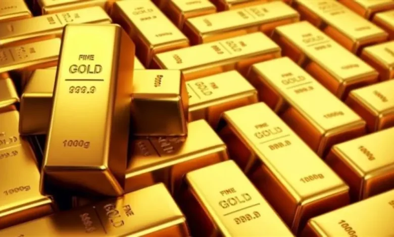 الذهب يتماسك فوق 4000 دولار للأوقية في انتظار رفع الفائدة الأمريكية