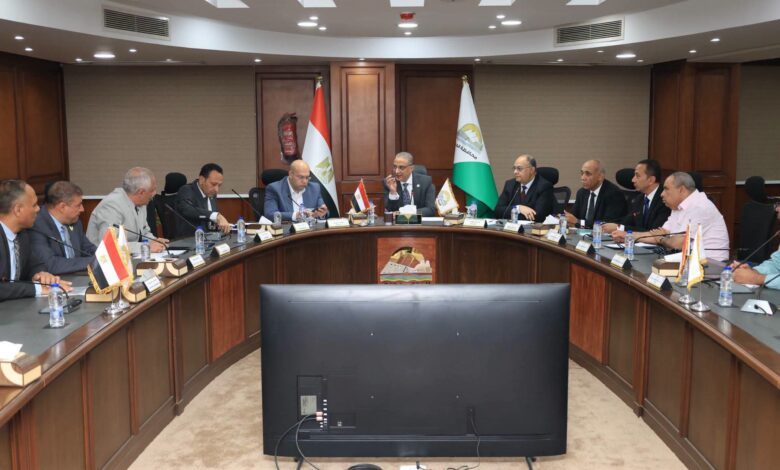محافظ الجيزة يستعرض مستجدات إنشاء مصنع معالجة المخلفات الصلبة في شبرامنت
