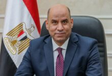 العمل: غدًا الخميس صرف الدفعتين الثانية والثالثة للعمالة غير المنتظمة