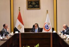 وزير الصحة يبحث الضوابط الجديدة لتجديد ترخيص ممارسة الطب
